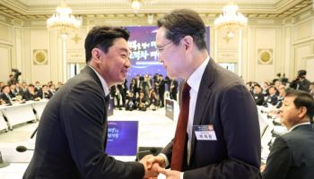 강훈식 “삼성·SK 투자로 ‘반도체 남방한계선’ 붕괴…지방 투자 신호탄”