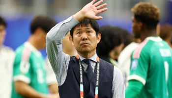 홍명보 비난 속 귀국한 날... 日 감독 "확실히 세계 정상과 가까워졌다"