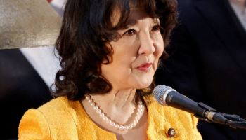 엔화 가치 40년來 최저에도…日재무상 '안정적 어조' 고수