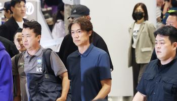 "엿이라도 맞고 사과했어야" 신문선, 홍명보·정몽규 맹비판