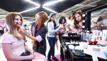 불티나게 팔린 K-뷰티…5월 온라인쇼핑 거래액 25조 '역대 2위'