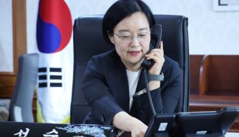 "AI 투자 과감하게, 규제는 적극 합리화"
