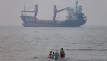 美·이란, 도하 회담 종료…호르무즈 통행 놓고 이견 여전