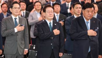 충청권 찾은 李대통령, 첨단산업 투자지원 약속