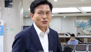 '내란 선동' 황교안 첫 재판…"SNS로 선동" vs "직접 작성 안해"