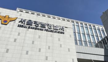 새벽 강남 도로 누워있던 40대, 뒤따르던 택시에 깔려 참변
