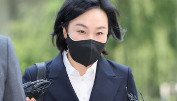 '김건희 문고리' 유경옥 前행정관 특검 조사 불출석…7일 출석 전망