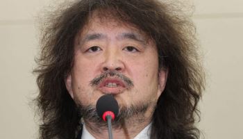 파리 한식당 개업한 김어준 "사업 건드리면 가만히 안 있을 것"