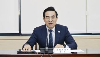 박홍근 "청년 어려움 개인 문제 아냐…'회복 사다리' 국가 책무"