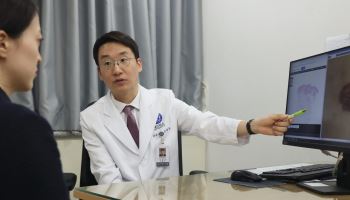  "잘 낫지 않는 상처 피부암 의심해보세요"