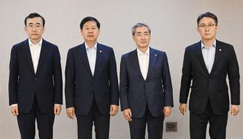 정부 "국고채 장기물 발행 비중 조정…외환시장 모니터링 강화"