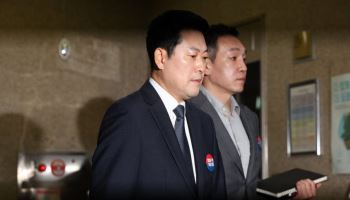 ‘징계 정치’에 장외투쟁까지…반등 끝난 국힘, 장동혁의 딜레마