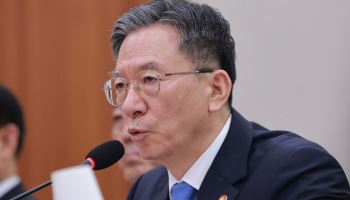 법무장관 "수사기관 견제·통제 필요…국회 심도있게 논의해야"