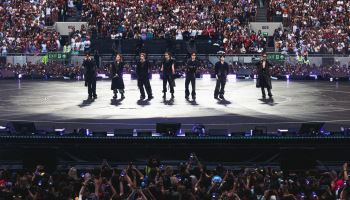 BTS, 英 토트넘 스타디움 개장 이래 최대 관객 동원…13만 열광