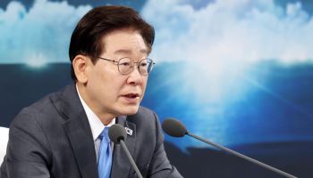李 대통령 지지율 48.6%…3달만 첫 반등 [미디어토마토]