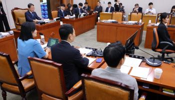 與단독 보완수사권 폐지 첫 심사…"다음주부터 조문 검토"