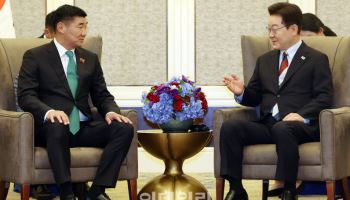 李대통령, 몽골 국회의장 접견…“한·몽관계 발전 기대 크다”