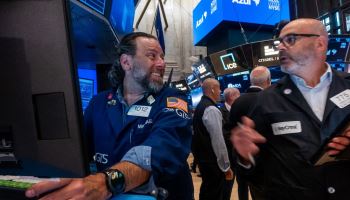 S&P500, 실적시즌 기대에 최고치 눈앞…SK하이닉스 美 데뷔 13% 급등(종합)