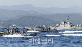 동해 NLL 인근서 실종 해군 일병 숨진 채 발견…軍, 시신 수습