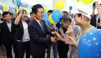 정청래, 당대표 연임 공식화…"대표직 이용해 대선 출마 않겠다"
