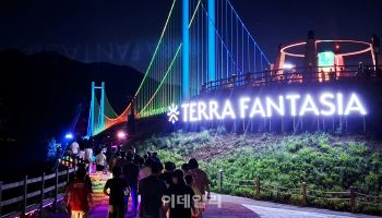 한탄강의 밤은 낮보다 눈부시다