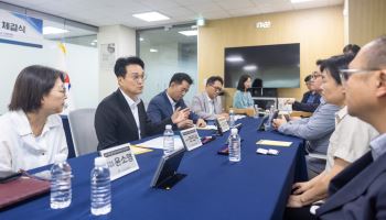AI 교육 위해 모교와 손잡은 안민석 경기교육감