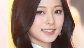 JYP, 쯔위 재계약 불발설에 "논의 중…확정되면 알릴 것"