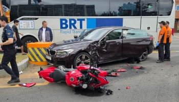 헬멧 썼지만…오토바이 몰던 30대 여성, BMW와 충돌해 사망