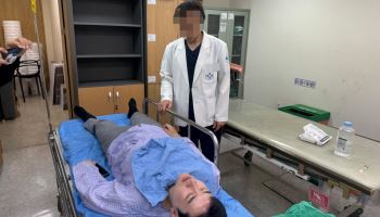 "아들 범행 언제 알았느냐"…'피습 자작극' 정이한 부친 첫 대답은