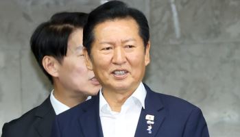 정청래 손해에도 대승적 결정...당헌·당규 없는 '선호투표제' 밀어붙인 민주당