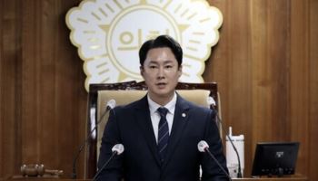 여재만 국민의힘 구의원, 중증장애 사무국장 마구 폭행...‘검찰 송치’