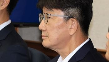 '징역 2년' 권성동 "정치보복, 나로 끝나길"…국힘 "李대통령 재판은?"