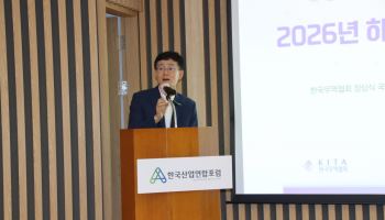 "반도체 끌고 가지만 철강·석화는 부진"…하반기 제조업 'K자형 성장' 우려
