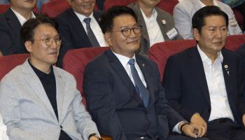 정청래, 송영길 출마 자격 논란에 "우린 동지…원만히 조치해달라"