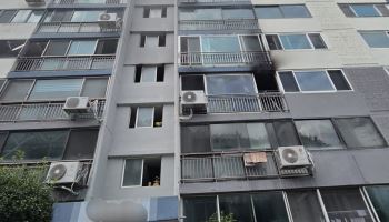 부산 북구 아파트 화재…고립 주민 17명 구조