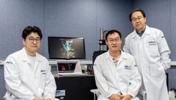 수술 중 목표 위치 더 오래 보여주는 근적외선 형광염료 개발
