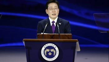 李대통령 "최소한 상식 갖고 비판해야"…국힘 '당무 개입' 공세 반박