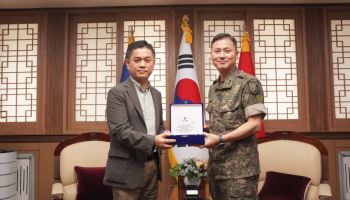 교보문고, 육군 51사단에 도서 1100권 기증…장병 독서문화 지원