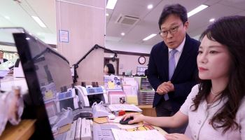 우정사업본부장, 은행대리업 현장 점검…"금융취약층 접근성 강화"