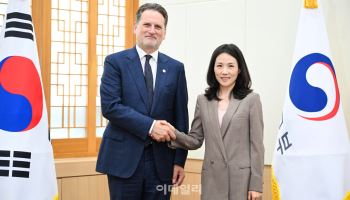 외교2차관, ICRC 사무총장 만나…"北포로 한국행 희망시 전원 수용"