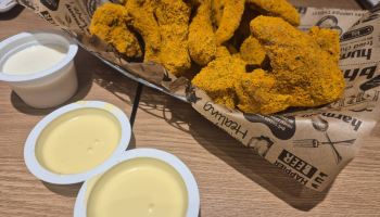 “첫 맛은 카레, 마무리는 요거트”… bhc ‘커링클’ 먹어보니