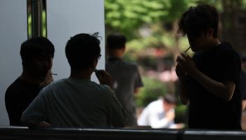 ‘흡연 자제 좀…’ 임산부 부탁에도 계속 담배 피운 옆집, 법원 판단은