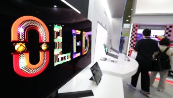 '포스트 반도체' 로봇 띄우자…삼성D·LGD '로봇 얼굴' 선점전
