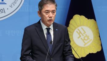 '조국 잘되면 청와대 같이 가자' 옛 실세에 혁신당 내서도 "조국 모욕"