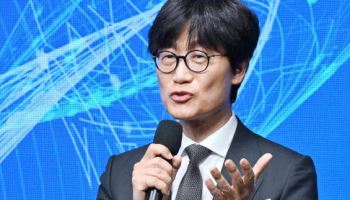 이해진 “엔비디아·브룩필드, 네이버에 100억달러 투자”