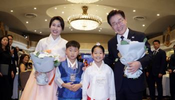 美서부 동포 만난 李대통령 "대체불가 대한민국 만들겠다"