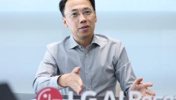"AI 애널리스트 4명이 매일 8000개 기업 분석…투자 판단은 사람이"