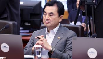 "개혁의 무게를 짊어지겠다" 취임 1년 안규백 장관 다짐