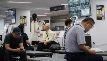 "AI로 행정 업무 자동화하고, '대면' 고용 서비스 강화해야"