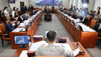 '330→90일' 패스트트랙 단축 국회법, 與 주도로 운영위 통과